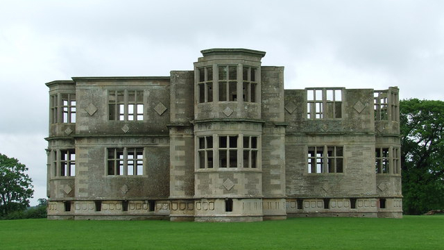 Lyveden New Bield